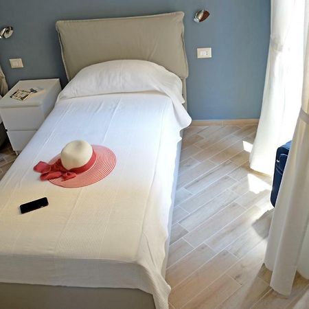 Colosshouse Guest House Рим Екстериор снимка