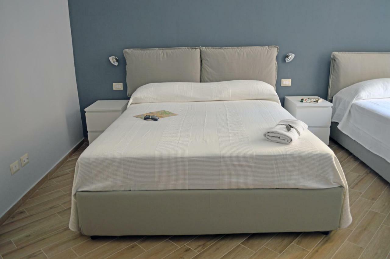 Colosshouse Guest House Рим Екстериор снимка