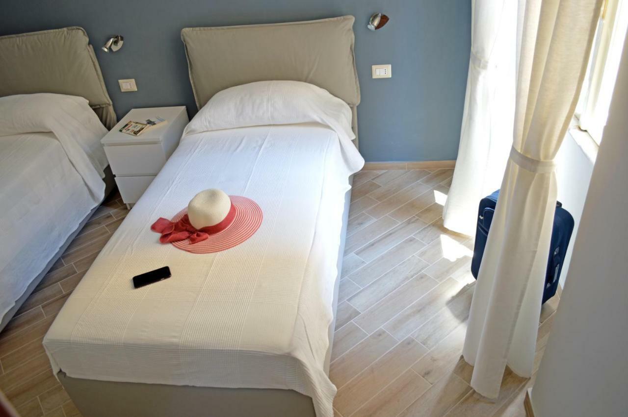 Colosshouse Guest House Рим Екстериор снимка